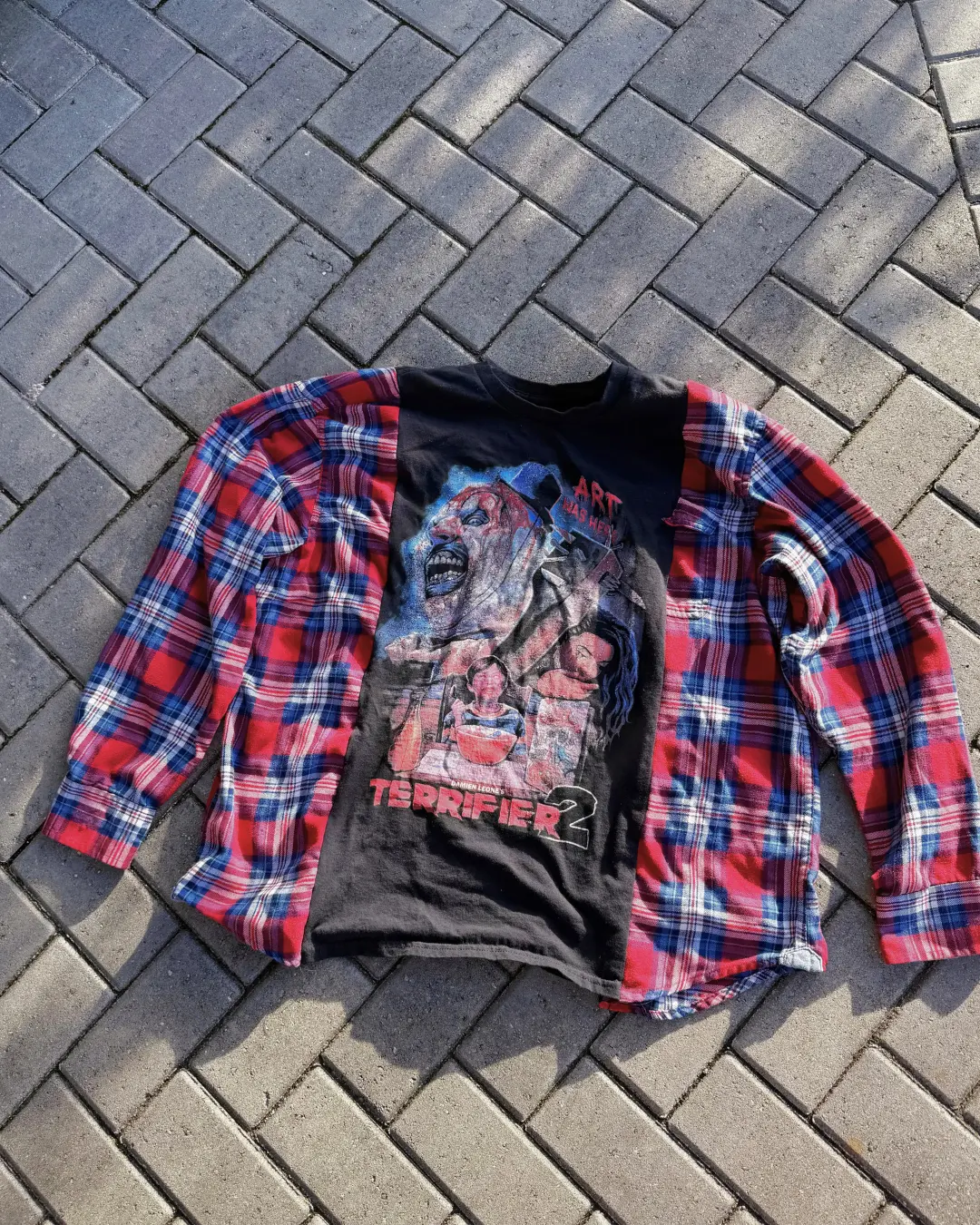 Terrifier 2 Flannel Tee detail 1